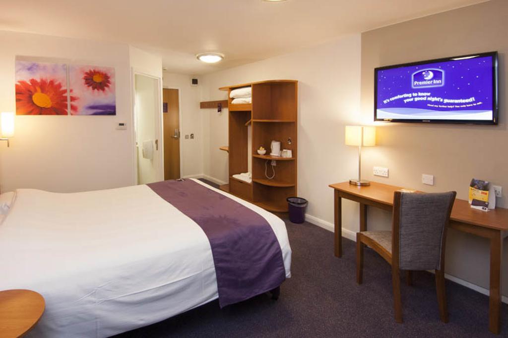 Premier Inn Cobham Cobham (Surrey) Exterior foto